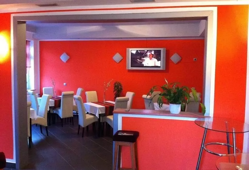 هتل Soba 7 Pekrska Vila