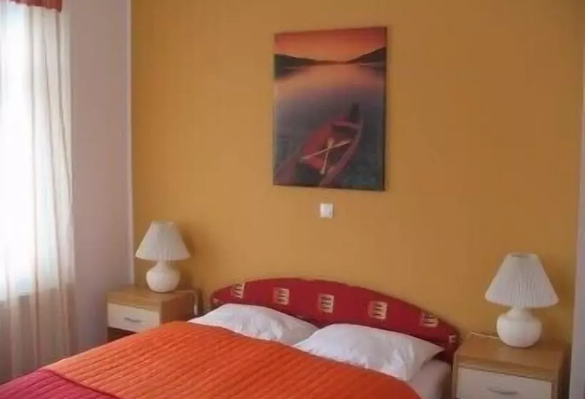 هتل Soba 7 Pekrska Vila