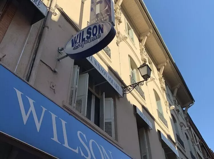 هتل Wilson Square