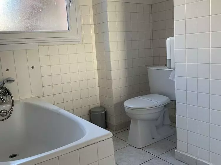 هتل Wilson Square