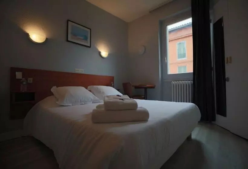 هتل Wilson Square