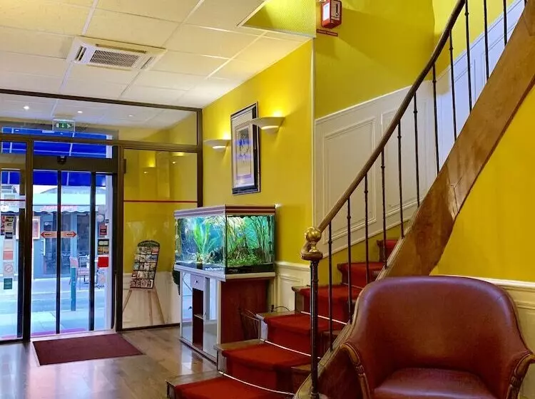 هتل Wilson Square