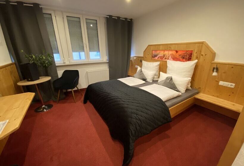 膳宿费 Wilder Mann