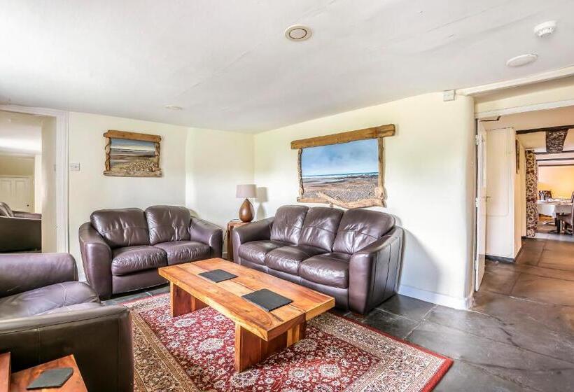 Trehellas House Hotel & Courthouse Restaurant