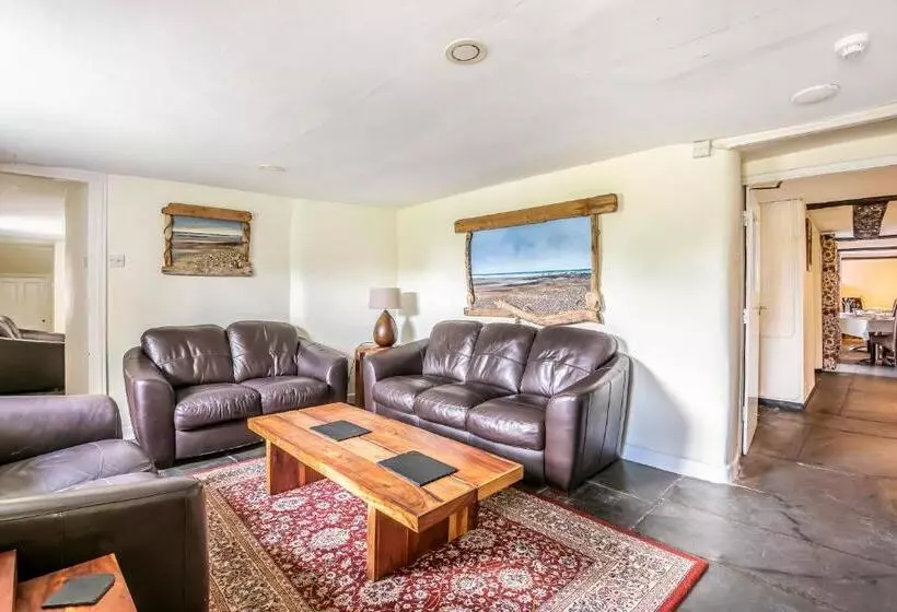 Trehellas House Hotel & Courthouse Restaurant