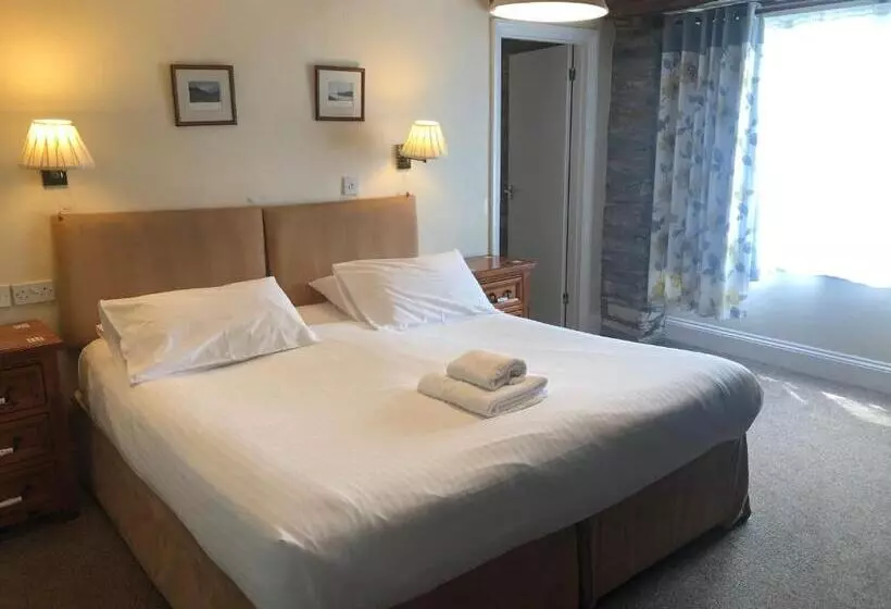 Trehellas House Hotel & Courthouse Restaurant