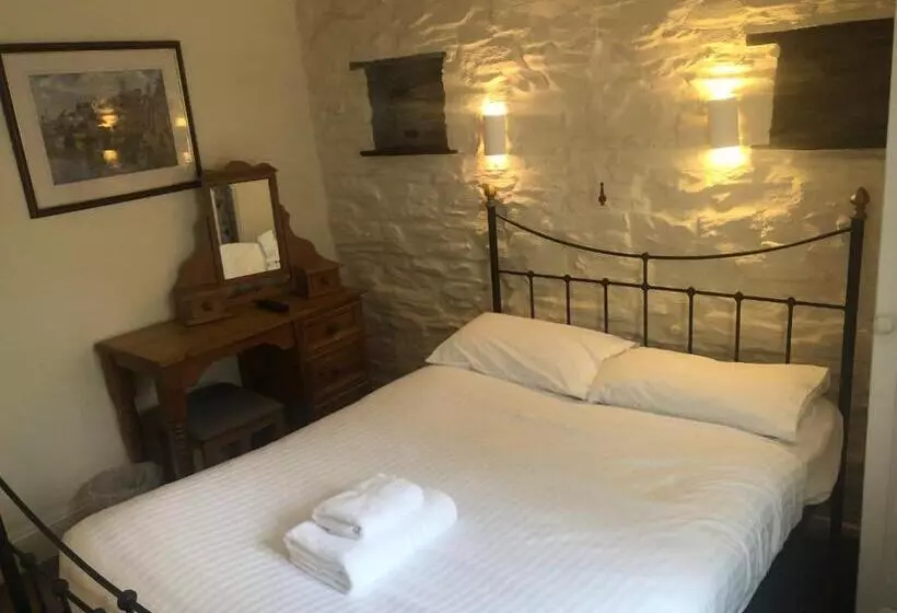 Trehellas House Hotel & Courthouse Restaurant