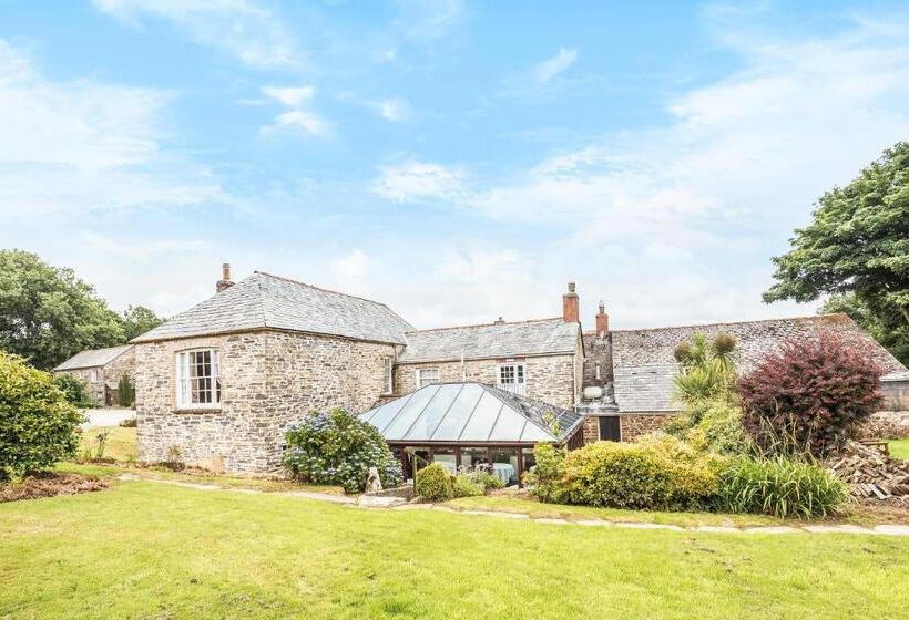 Trehellas House Hotel & Courthouse Restaurant