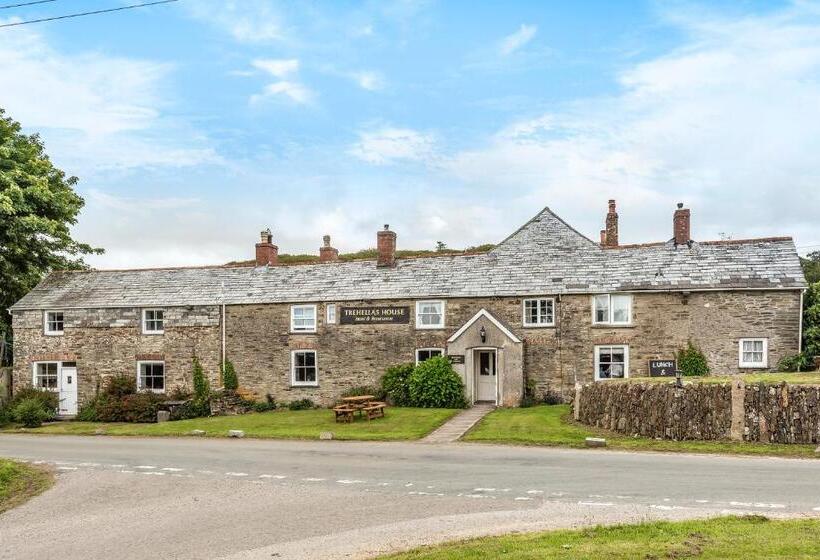 Trehellas House Hotel & Courthouse Restaurant