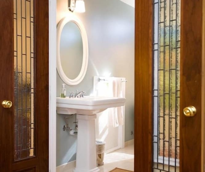 Harvey House Bed & Breakfast