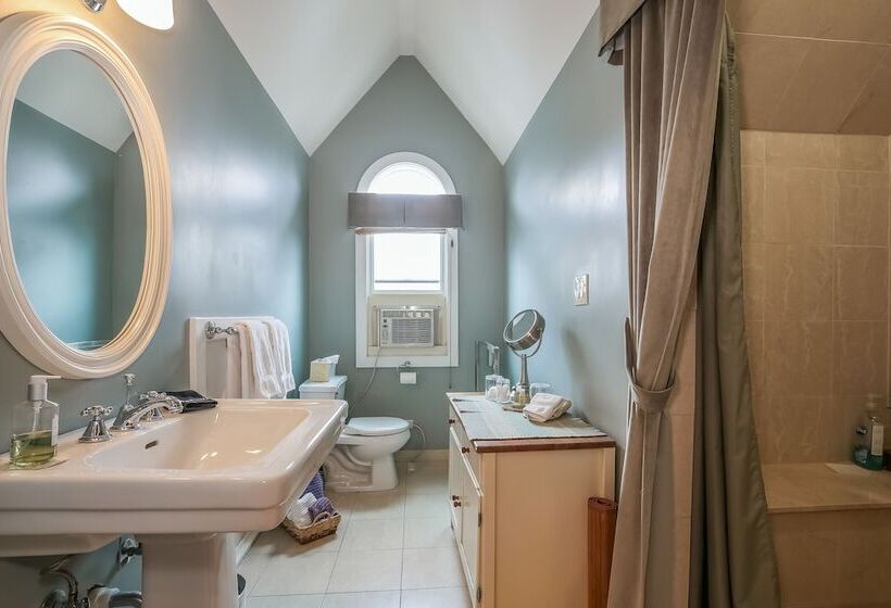 Harvey House Bed & Breakfast