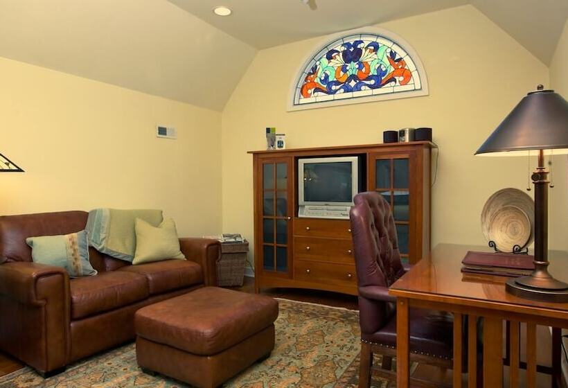 Harvey House Bed & Breakfast