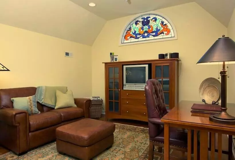 Harvey House Bed & Breakfast