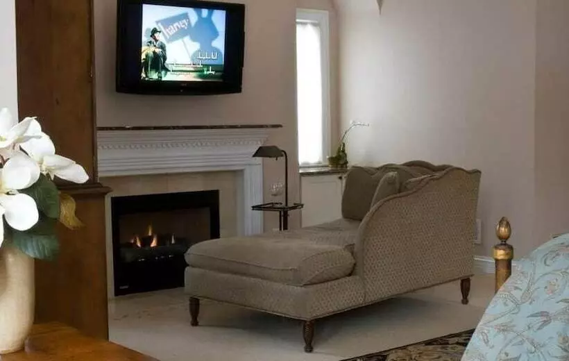 Harvey House Bed & Breakfast