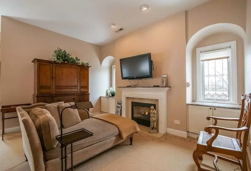 Harvey House Bed & Breakfast