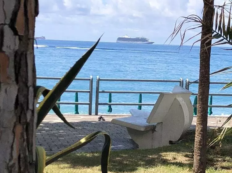 هتل Riviera B&b Rooms