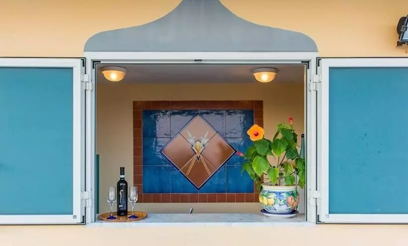 هتل Riviera B&b Rooms