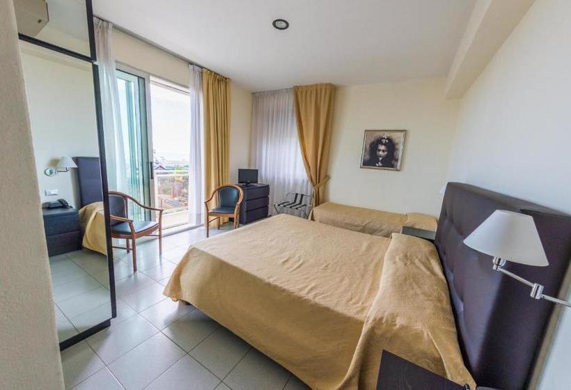 ホテル Ambasciatori Suite