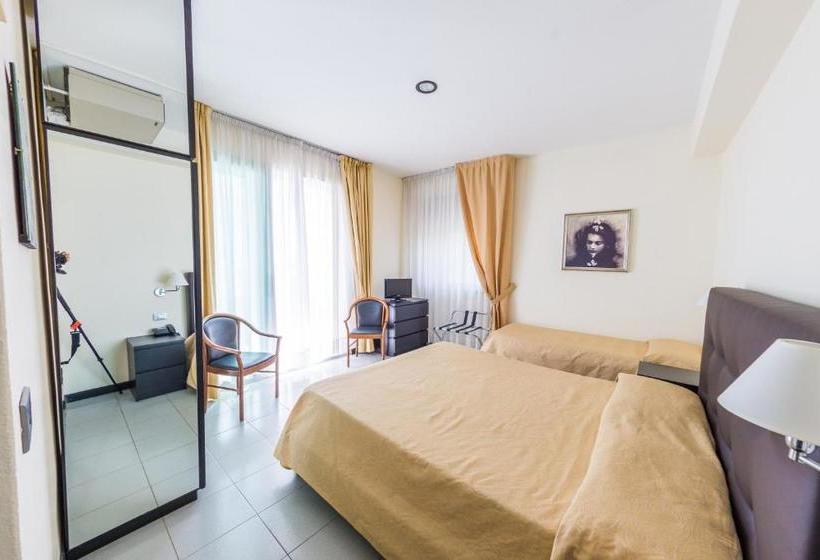 ホテル Ambasciatori Suite