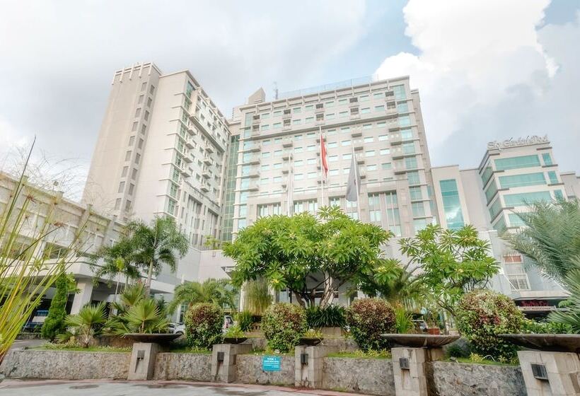 Claro Makassar Hotel & Convention