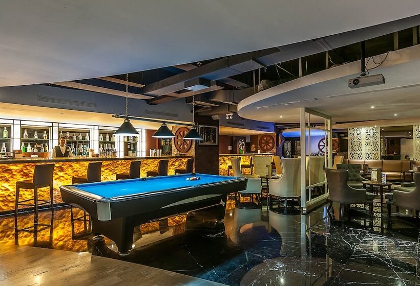 Claro Makassar Hotel & Convention