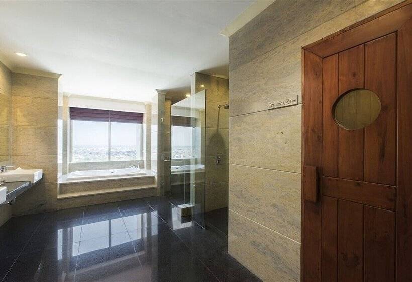 Claro Makassar Hotel & Convention