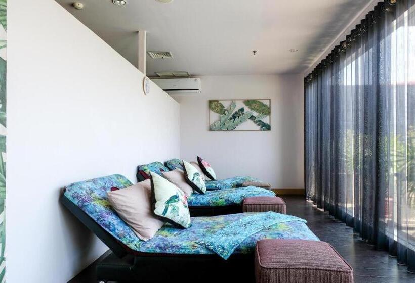 Claro Makassar Hotel & Convention