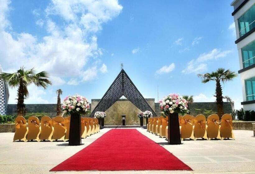 Claro Makassar Hotel & Convention