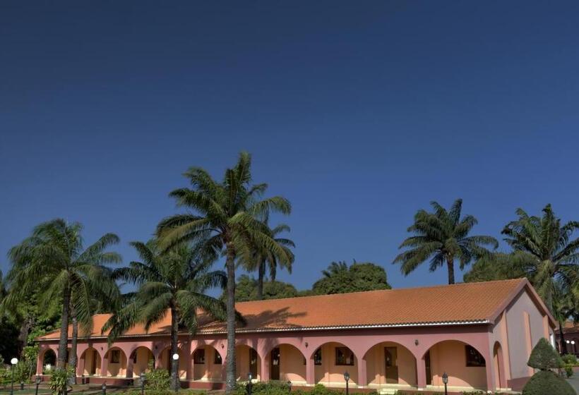 ホテル Dunia Hôtel Bissau