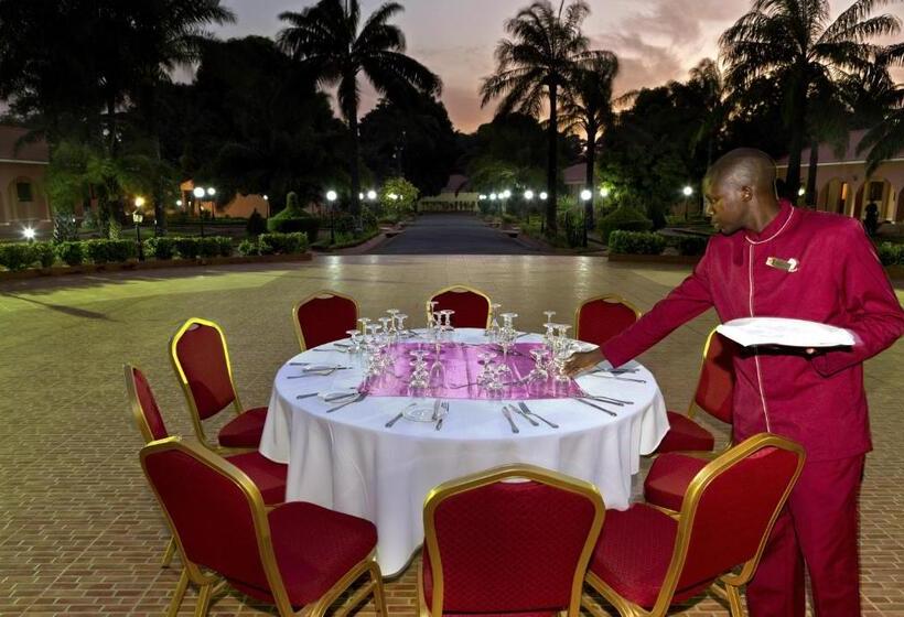 ホテル Dunia Hôtel Bissau