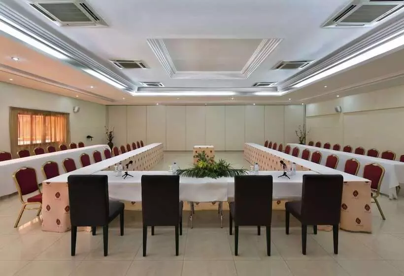 ホテル Dunia Hôtel Bissau