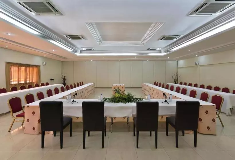 ホテル Dunia Hôtel Bissau