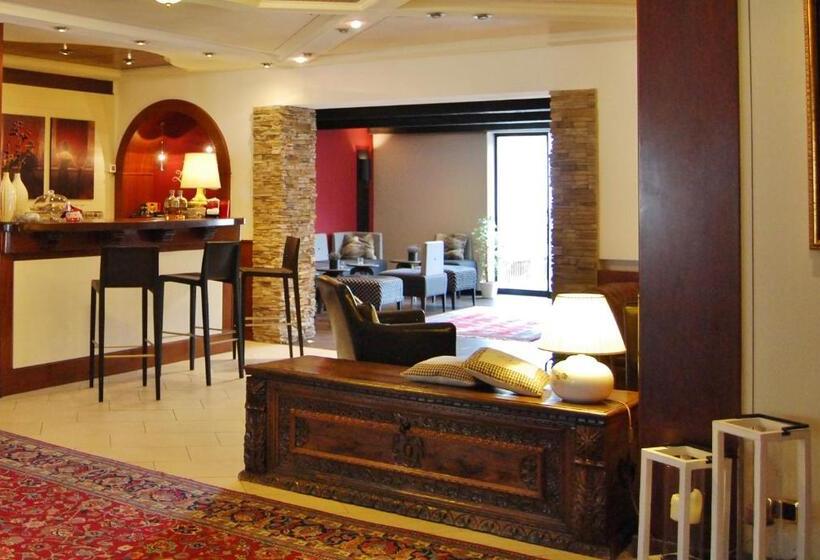 Отель Il Piccolo Dolomiti Resort