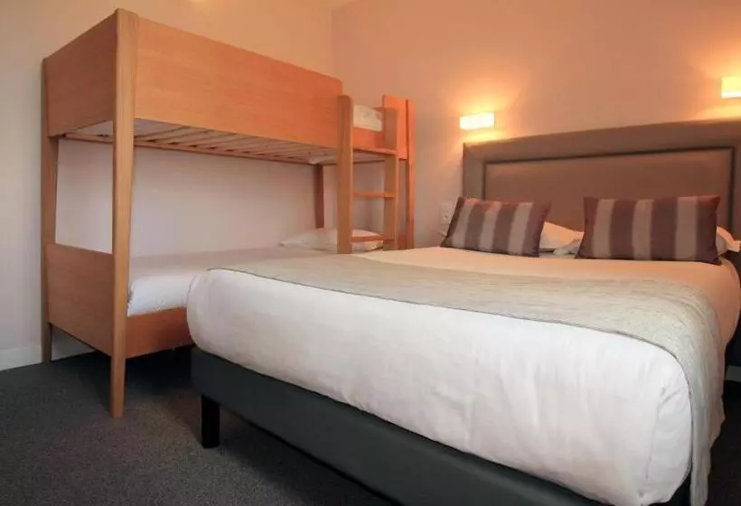 ホテル Logis Hôtel Lodge La Valette