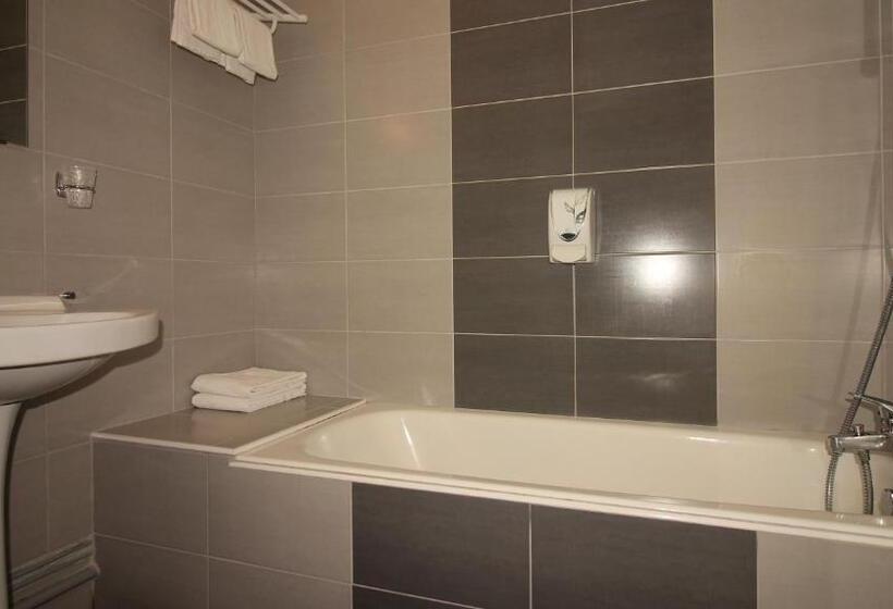 호텔 Logis Hôtel Lodge La Valette