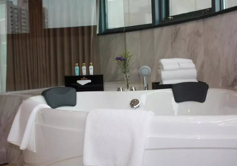 هتل Yijia International