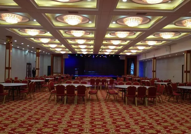 هتل Yijia International