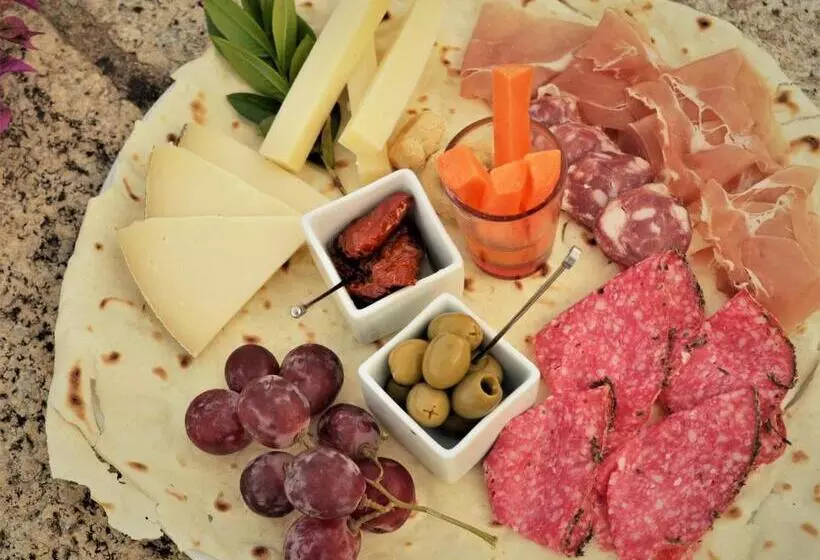 Moma Hotel Cannigione