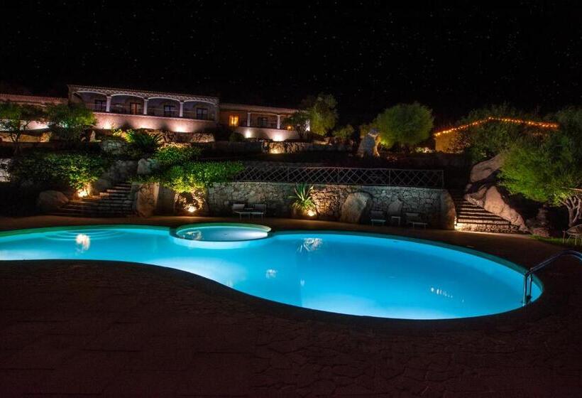 Moma Hotel Cannigione