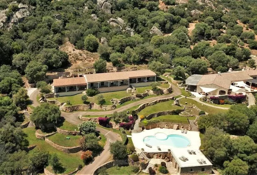 Moma Hotel Cannigione