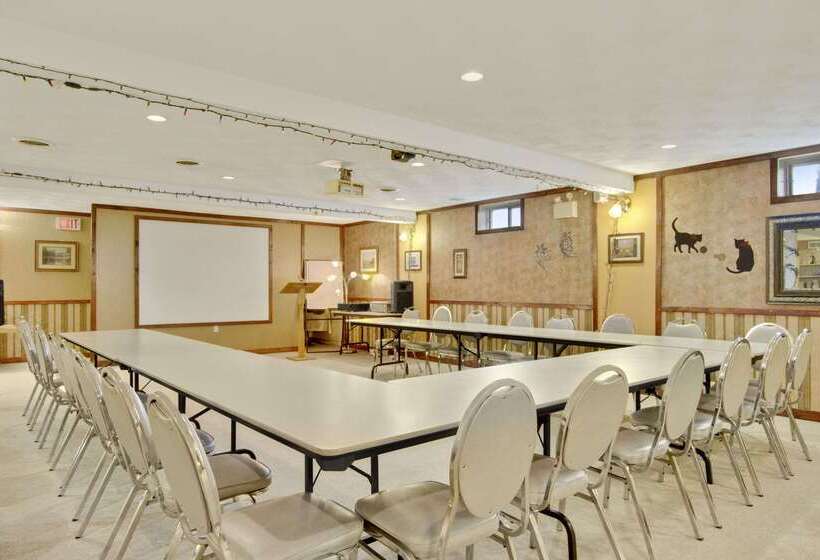 מוטל Knights Inn Woodstock