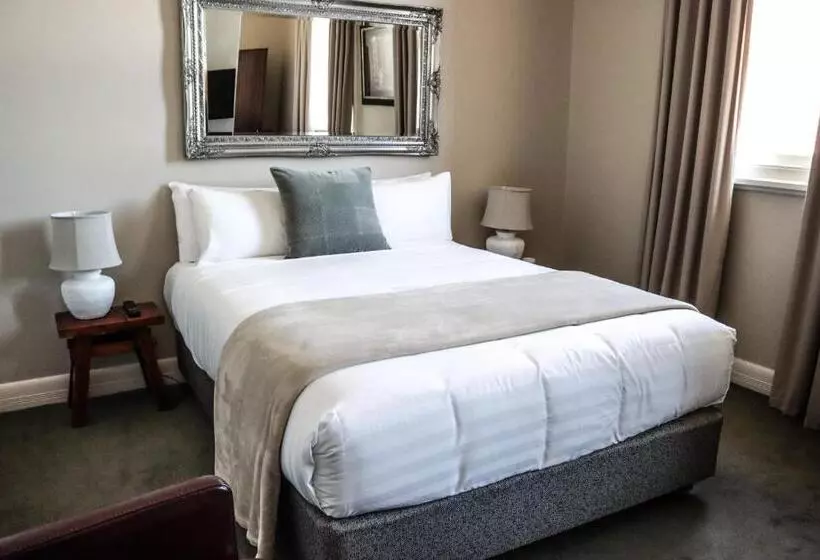 Oscars Hotel And Cafe Bar