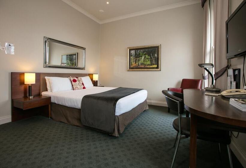 Oscars Hotel And Cafe Bar