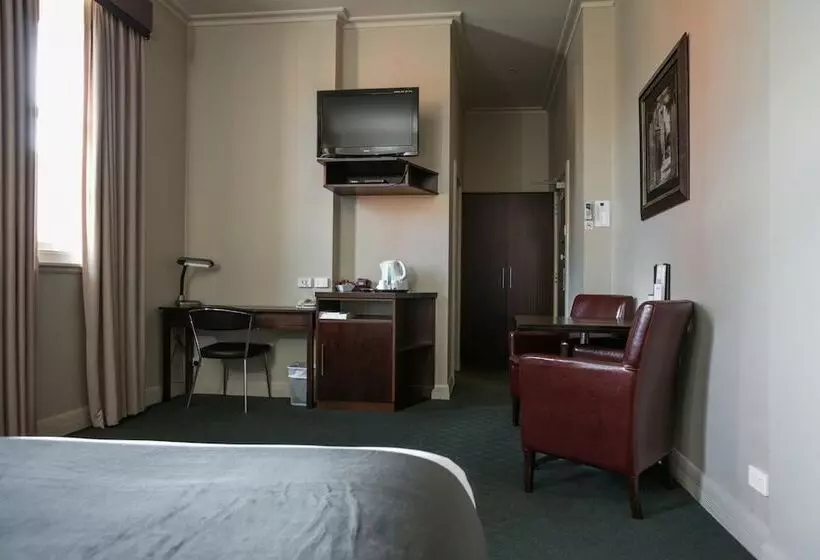 Oscars Hotel And Cafe Bar