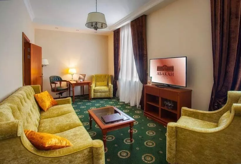 호텔 Abakan