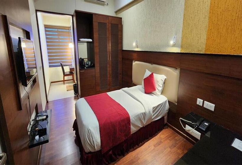 בית מלון כפרי High Point