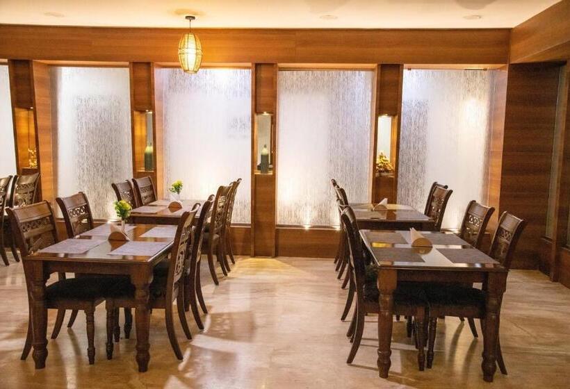 בית מלון כפרי High Point