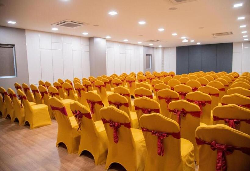 בית מלון כפרי High Point