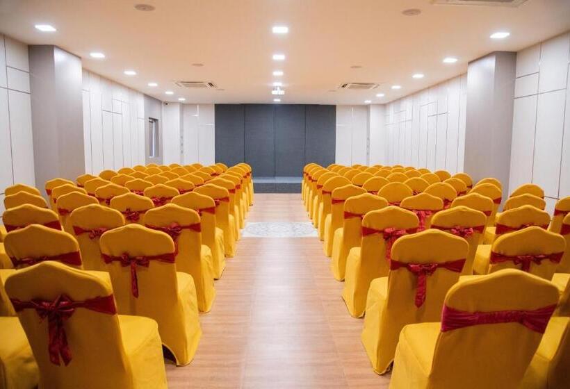 בית מלון כפרי High Point