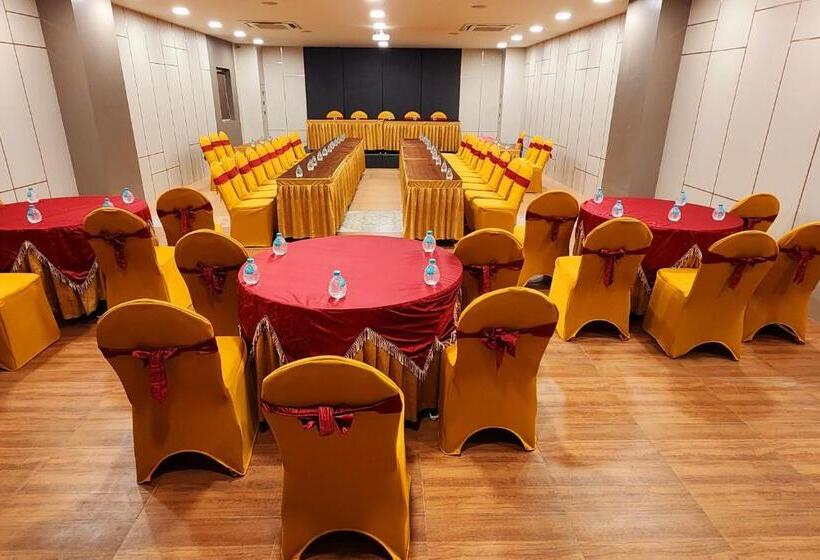 בית מלון כפרי High Point